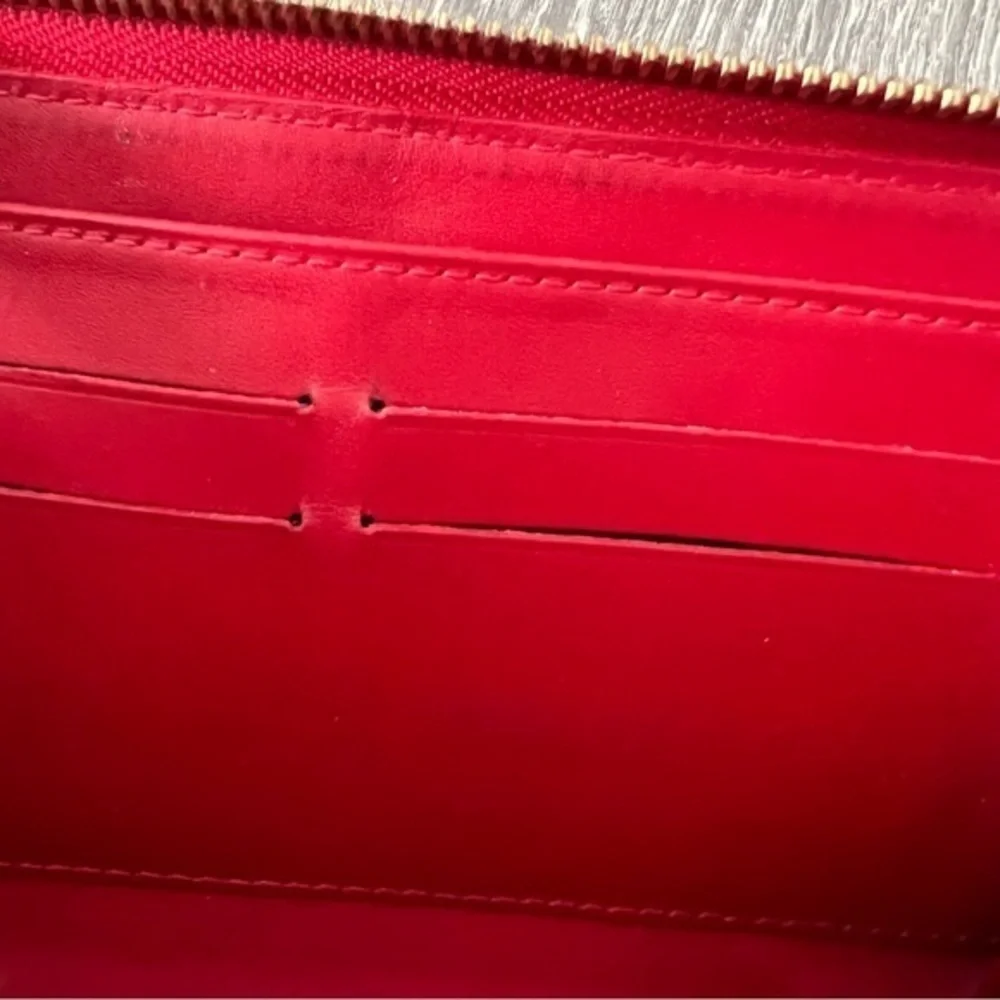 Authenticated Used Louis Vuitton Zippy Wallet  Monogram Vernis Pomme d'Amour Red - Picture 11 of 16